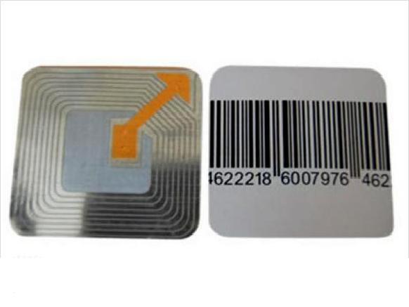 Этикетка р/ч  40*40 (с лож.штрих)(1000 шт. в рул) артикул 0021-779                  